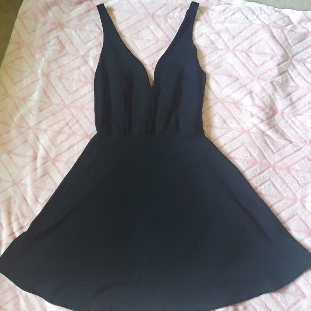 Fun little black dress!
